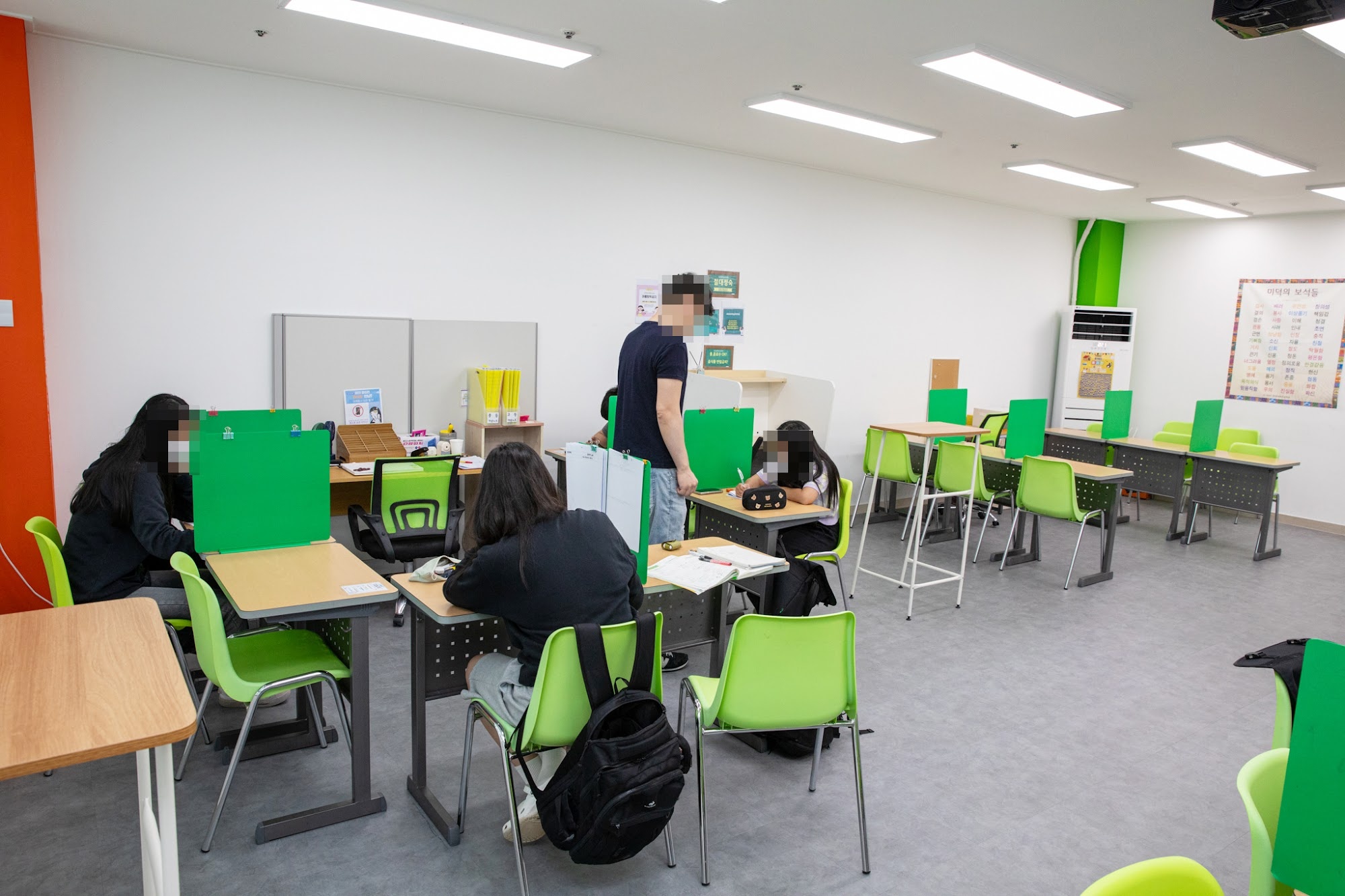 오산 금암동 와와학습코칭 세교점 자습실 — 개인 학습석에서 코치와 함께하는 자기주도학습