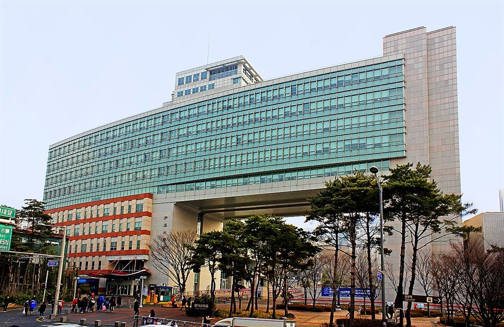 홍익대학교 서울캠퍼스 정문